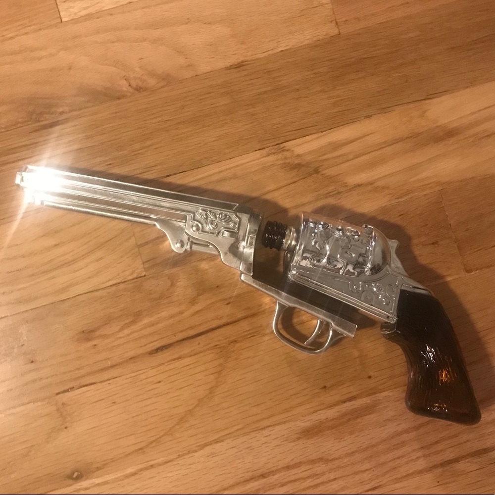 Vintage AVON Bottle: Cult Revolver Gun